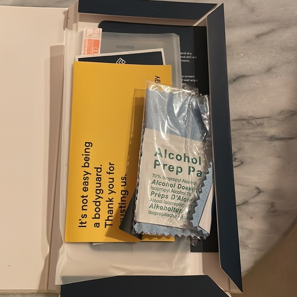 Caseology Tempered Glass Screen Protector - Picture 2 of 7